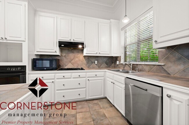 Photo - 4 BEDROOM UPGRADED OASIS!