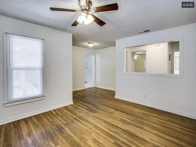 Darling 5 bedroom Home Near TCU.