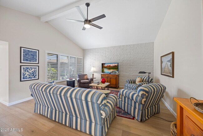 Photo - 4800 N 68th St