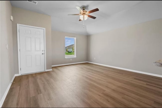 Photo - 526 W Fountain Cir