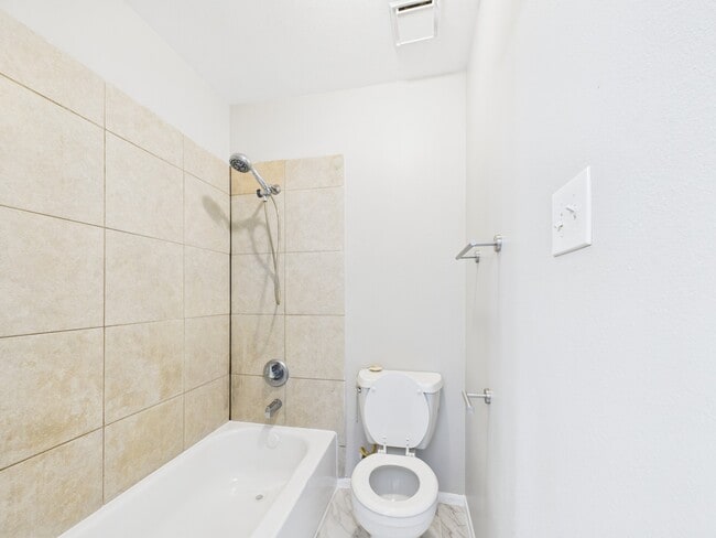 Building Photo - 12642 Ashford Meadow Dr Unit A