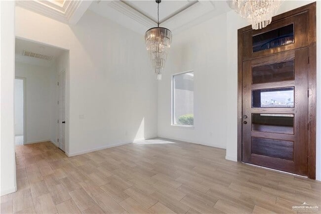 Photo - 607 Alameda St