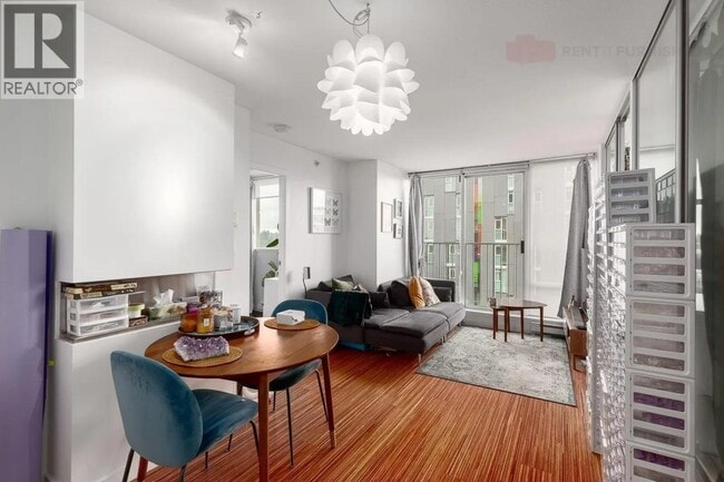 Photo - 328 E 11th Ave