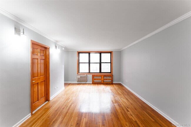 Photo - 1199 E 53rd St Unit 4Z