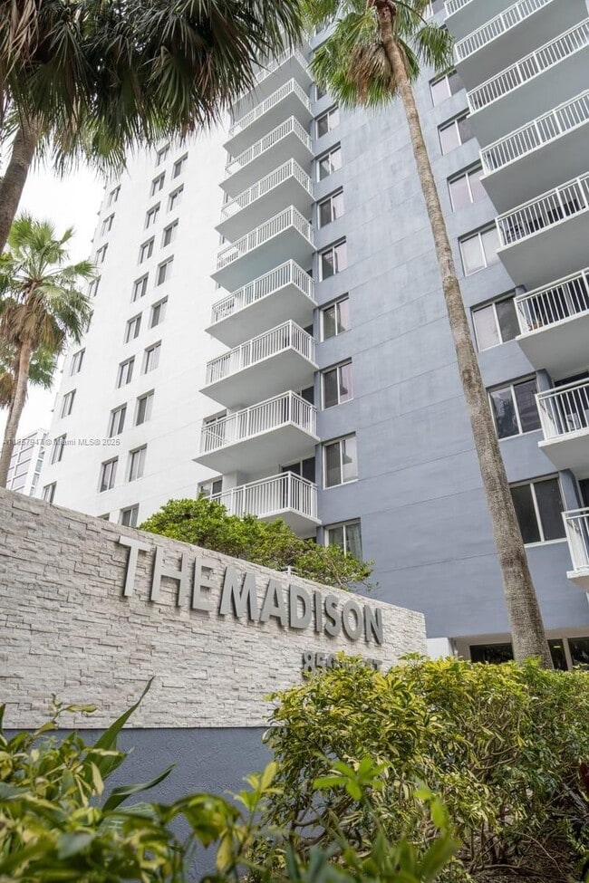 Building Photo - 800 N Miami Ave Unit E-606 Rental