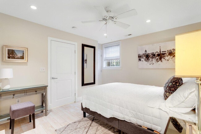 Photo - 1845 Burke St SE Unit ID358340P