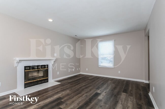 Photo - 215 Rachel Ln