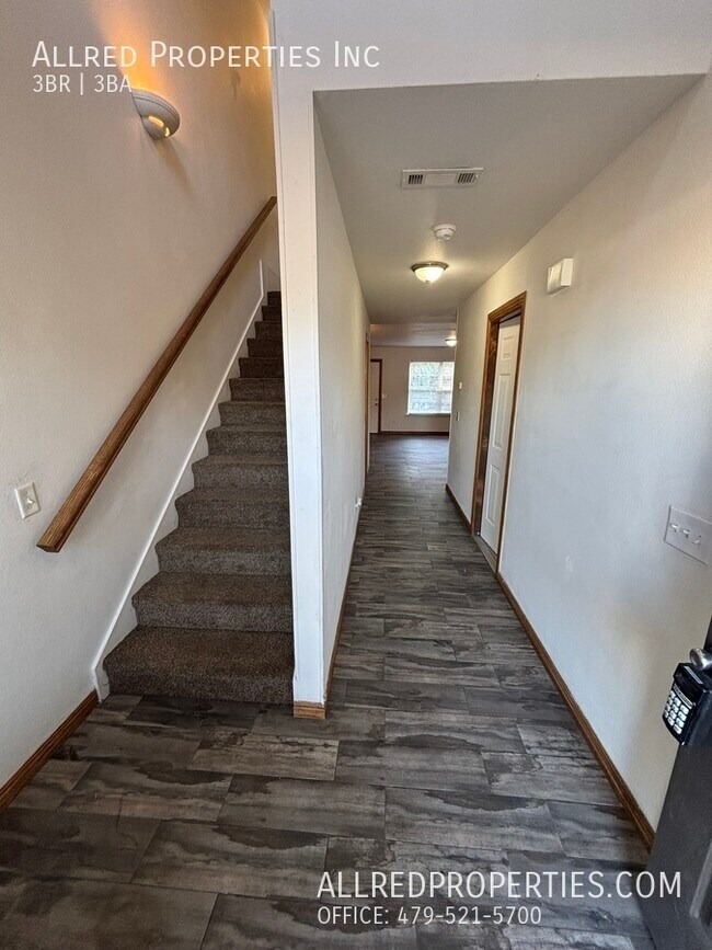 Photo - 2929 Meridian Pl