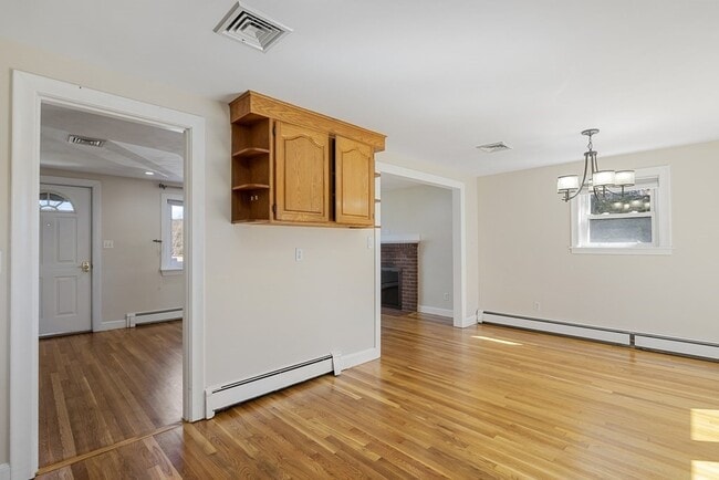 Photo - 160 Ravenswood Rd