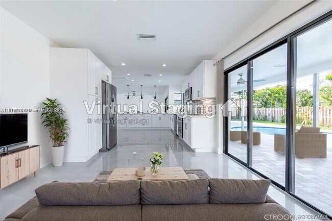 Photo - 1001 NW 6th Dr