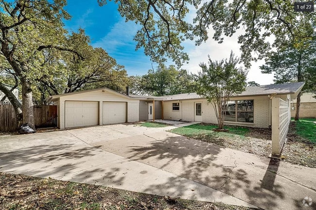 Building Photo - 1520 Sunnybrook Dr Rental