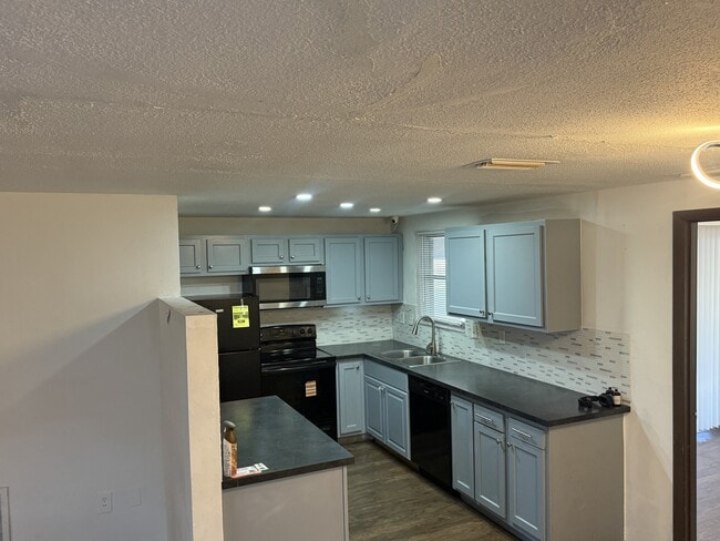 Photo - 7634 Rosewood Dr