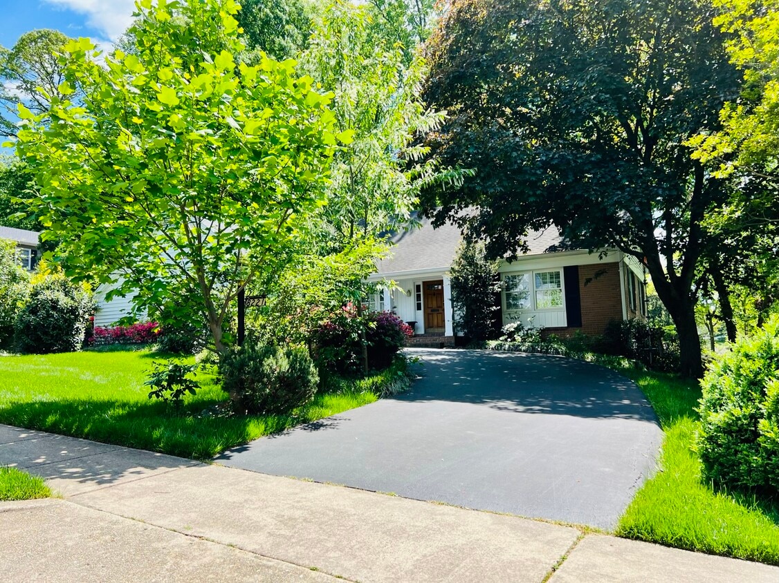 Photo - 8221 Chivalry Rd (Annandale, VA)