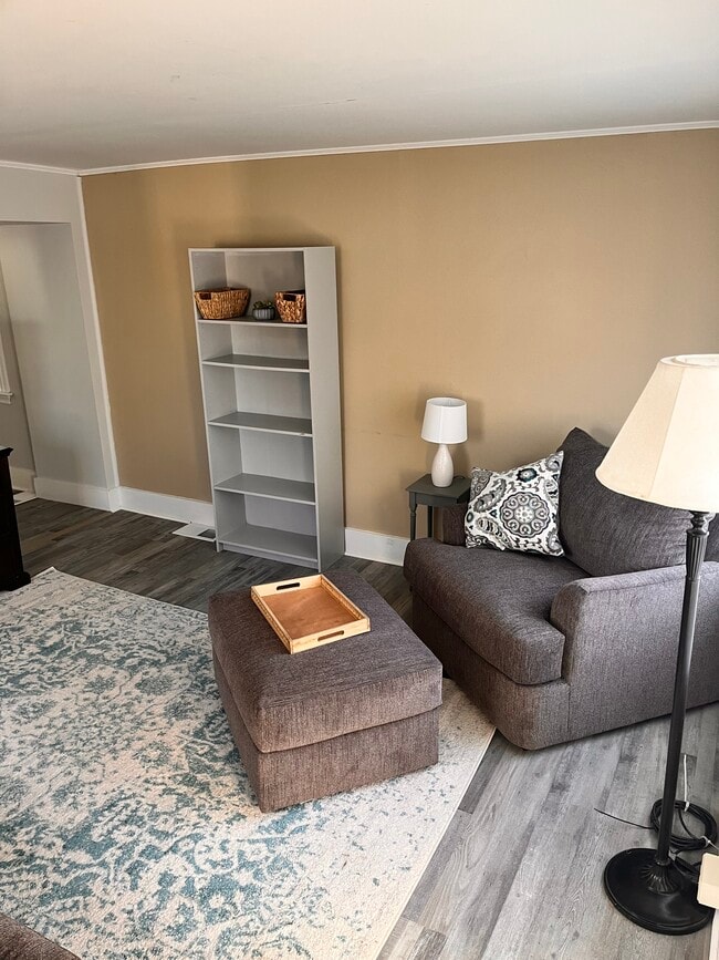42 Vernon St Unit 1 BR 1 BA Spacious Rental