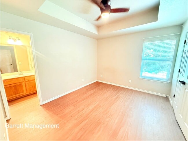Photo - 1203 E Ave G