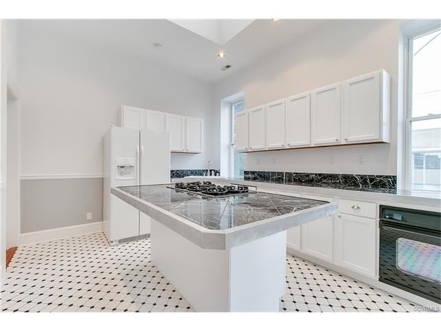 Building Photo - 2602 W Grace St