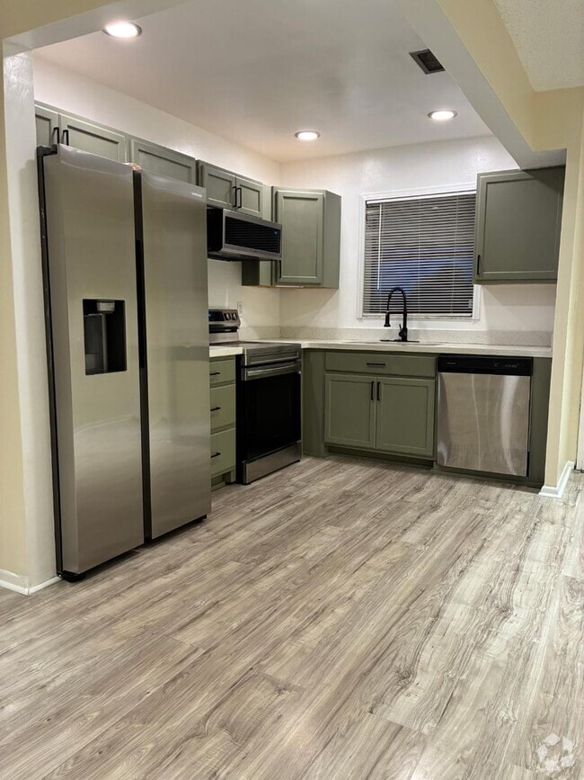 Building Photo - 6001 Shaker Wood Cir Unit 203 Rental