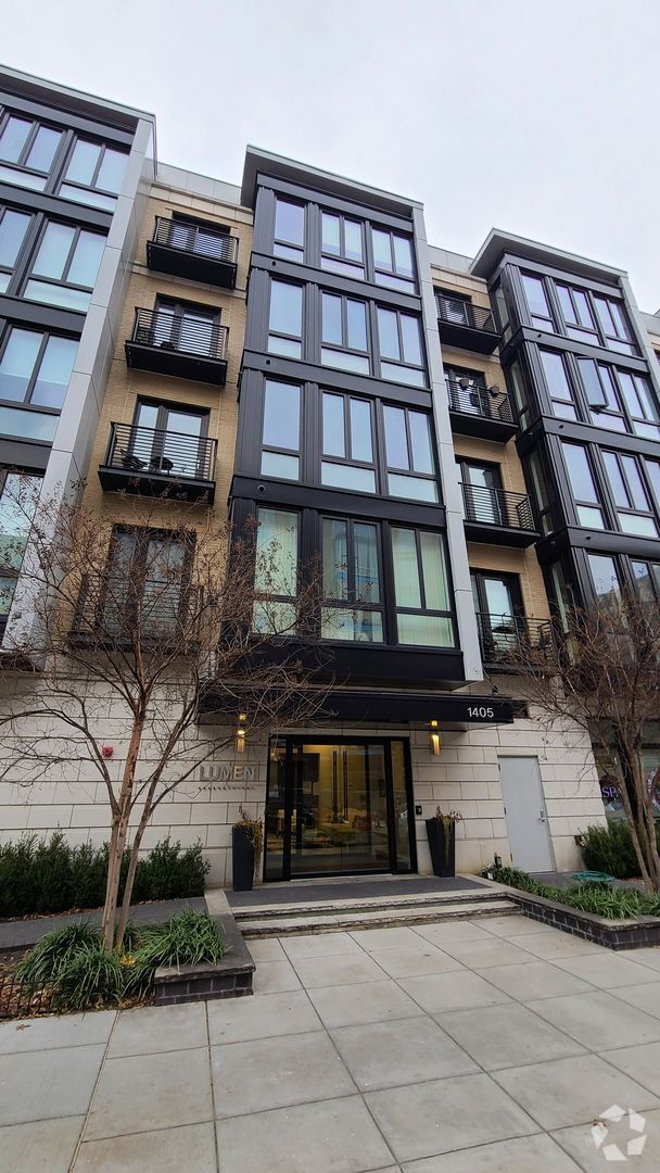 Building Photo - Bright Luxury Condo in the Exciting U Stre... Unit 205