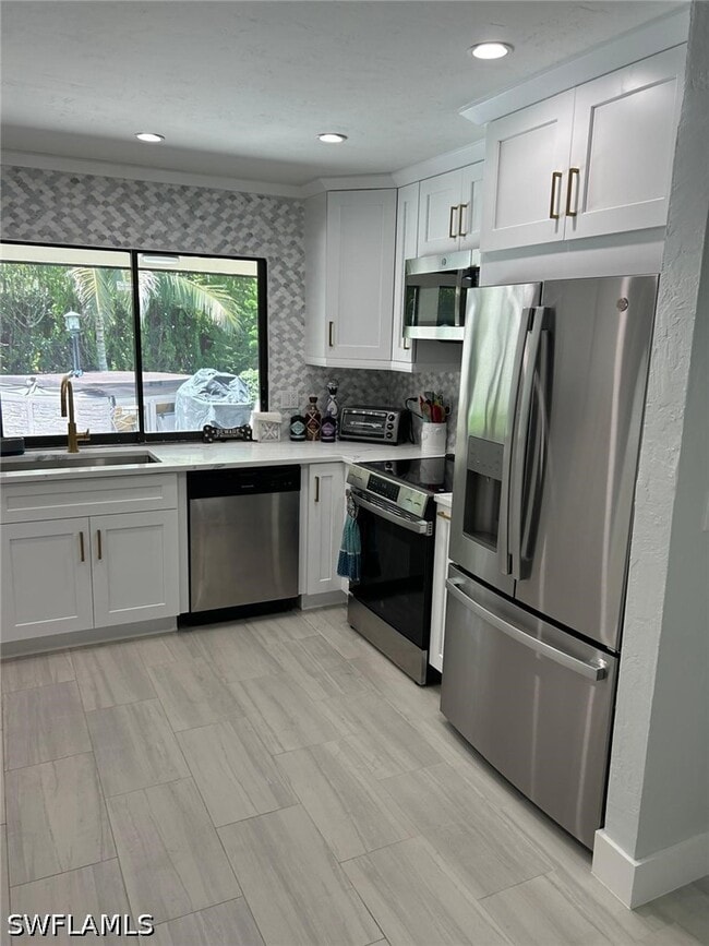 Building Photo - 27157 Edenbridge Ct