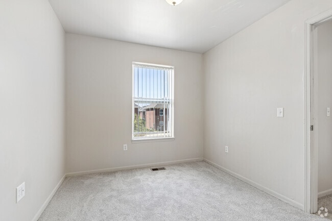 4BR, 2BA - 1,401SF - Bedroom