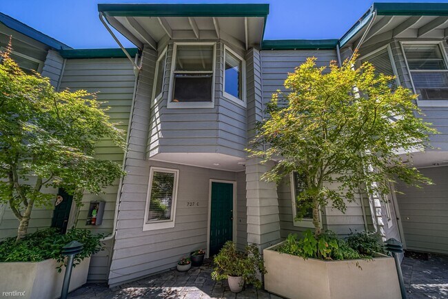 Photo - 3 br, 2.5 bath Condo - 727 Loma Verde Aven...