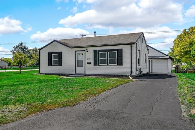 Building Photo - Houston Avenue