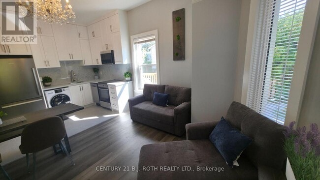 Photo - 82 Albert St N Unité 3