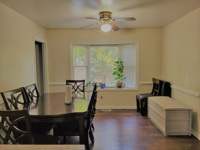 Photo - 3 Bedroom 2.5 bath Colonial off of Reams Road in Chesterfield County