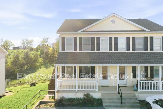 Building Photo - 257 School House Dr