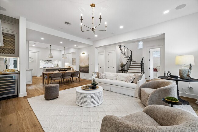 Photo - 2031 Sheridan St