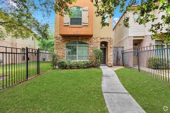 Building Photo - 9038 Lakes at 610 Dr Rental