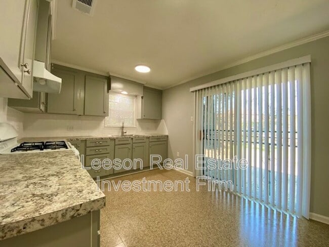 Photo - 217 N Emerald Loop