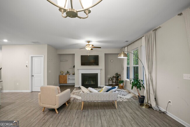 Photo - 465 Duval Dr