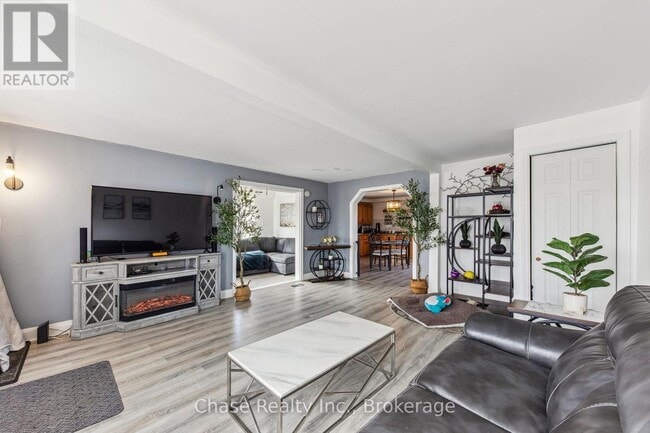 Photo - 16 FIFTH STREET W