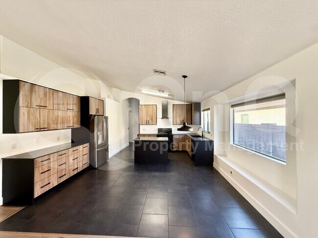 Photo - 2021 E Caldwell St