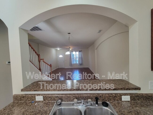 Photo - 100-251 Stratford Lakes Dr