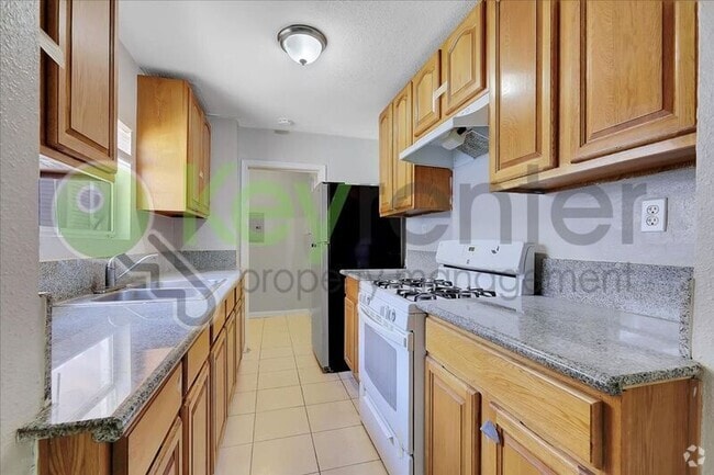 Building Photo - 2611 Alhambra Blvd Rental