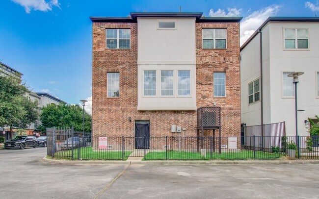 1743 Dominica Dr