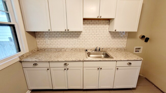 Photo - 38 E 32nd St