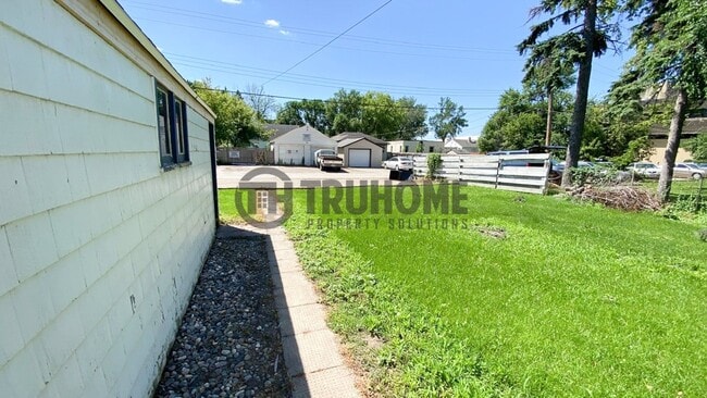 Photo - Spacious 5-Bedroom Home – Pet-Friendly and Perfect for Your Family!