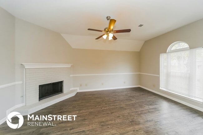 Photo - 215 Guthrie Dr