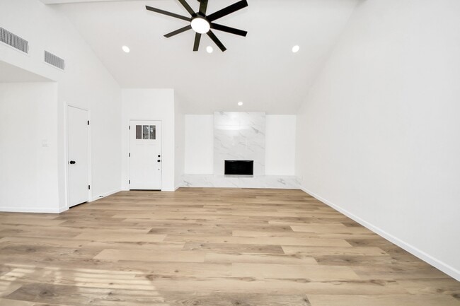 Photo - 3305 Avenue R