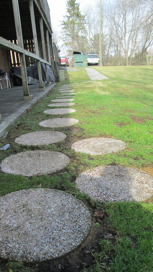 Photo - 648 Farm Road