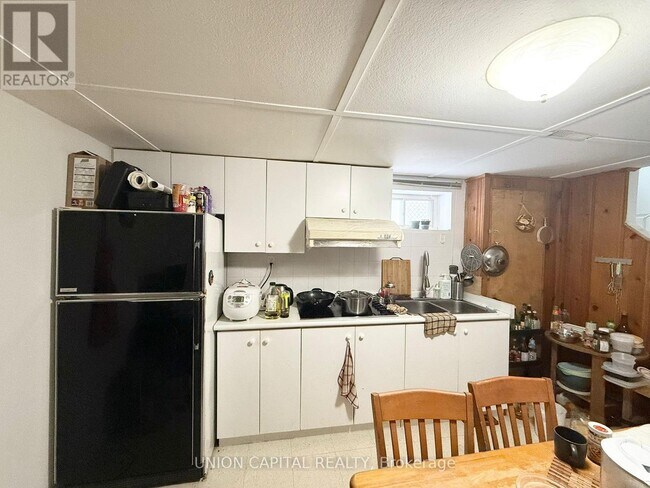 Photo - 38 Deepdale Dr