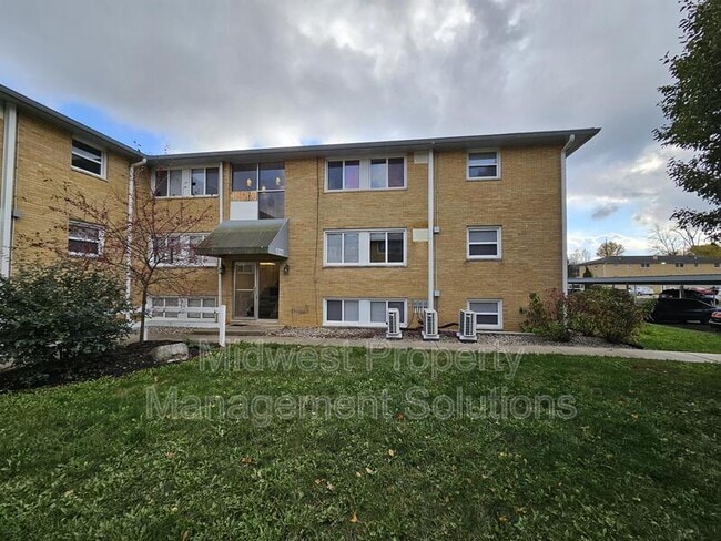 Building Photo - 1827 E 8th St