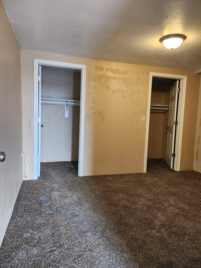 Photo - 437 N River Ln Unit Desert Springs