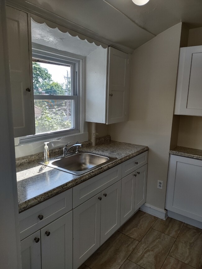 Building Photo - 207 S Easton Rd Unit C