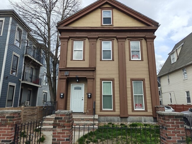 Building Photo - 102 Mt Pleasant Ave Unit 2