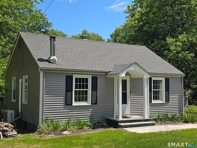 Building Photo - 157 S River Rd