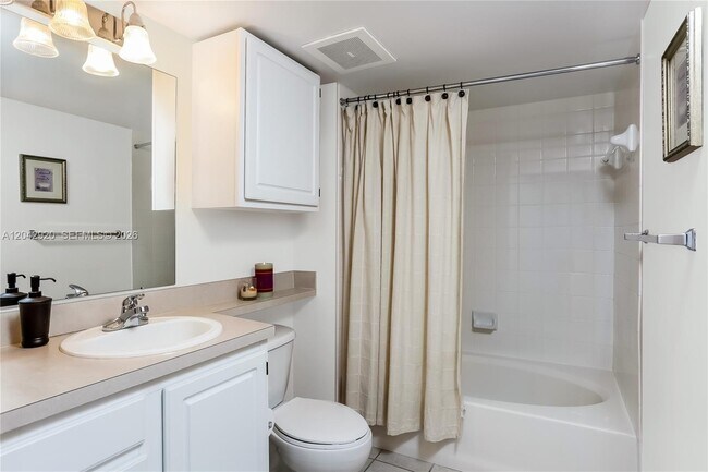 Photo - 2665 SW 37th Ave Unit 1404
